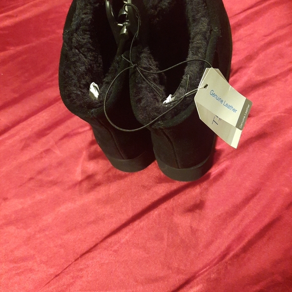 Womens Genuine Leather size 7 Time and Tru Black Winter Boots - Picture 3 of 5